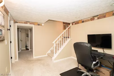 8026 Garnet Avenue NE, Canton, OH 44721 - Photo 23