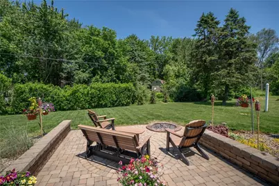 8026 Garnet Avenue NE, Canton, OH 44721 - Photo 35
