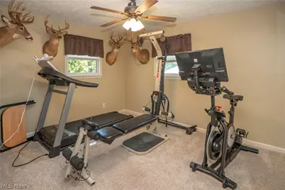8026 Garnet Avenue NE, Canton, OH 44721 - Photo 19