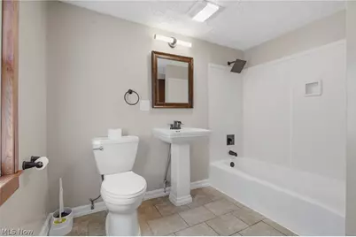2321 S Arch Avenue S, Alliance, OH 44601 - Photo 13