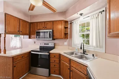 1715 Windrow Lane, Grandview Heights, OH 44147 - Photo 11