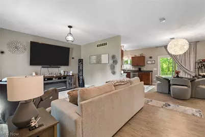 3097 Brumbaugh Street NW, Uniontown, OH 44720 - Photo 5