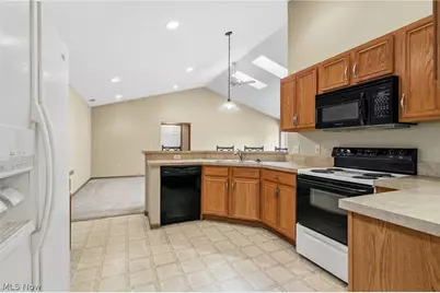 8717 Dublin Ridge Circle NW, Massillon, OH 44646 - Photo 7