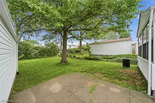 1585 Thornapple Ave, Akron, OH 44301 - Photo 29