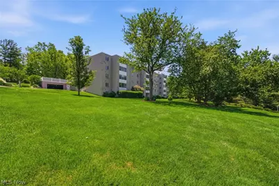 520 Meredith Lane #516, Cuyahoga Falls, OH 44223 - Photo 1