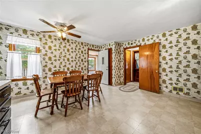 725 Chestnut Road, Green Hills, OH 44131 - Photo 7