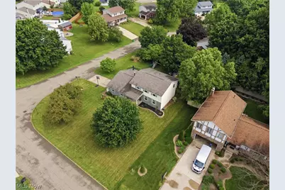 2681 Country Squire Street NW, Uniontown, OH 44685 - Photo 39