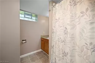 1908 Wallace Ln, Lorain, OH 44053 - Photo 11