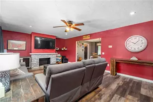 1908 Wallace Ln, Lorain, OH 44053 - Photo 23