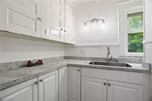 1221 Florencedale Ave, Youngstown, OH 44505 - Photo 13