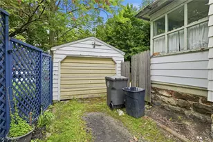 1221 Florencedale Ave, Youngstown, OH 44505 - Photo 33