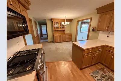 3215 Knollridge Circle NE, Canton, OH 44721 - Photo 9