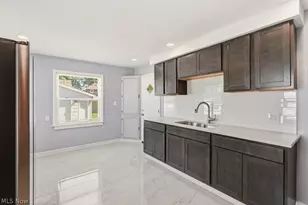 15705 Throckley Ave, Loveland, OH 44128 - Photo 9