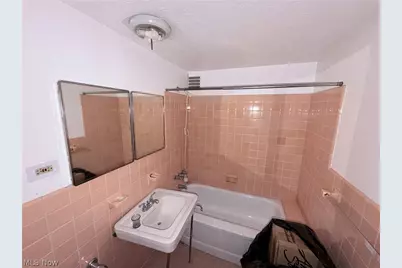 13800 Fairhill Road #420, Huber Heights, OH 44120 - Photo 9