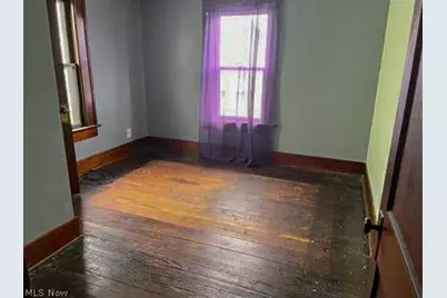 1010 Big Falls Avenue, Akron, OH 44310 - Photo 11