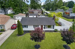 7570 Pinehurst Dr, Mentor on the Lake, OH 44060 - Photo 3