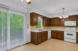 3856 Moonglo St NW, Uniontown, OH 44685 - Photo 9