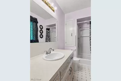 3856 Moonglo Street NW, Uniontown, OH 44685 - Photo 15
