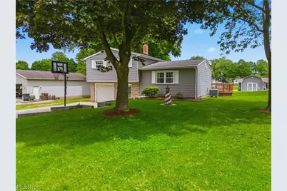 8572 Greenmeadow Avenue NW, Canal Fulton, OH 44614 - Photo 3