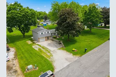 8572 Greenmeadow Avenue NW, Canal Fulton, OH 44614 - Photo 5