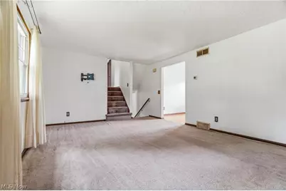 8572 Greenmeadow Avenue NW, Canal Fulton, OH 44614 - Photo 11