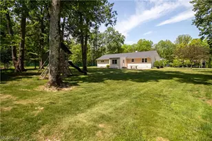7308 Raccoon Hill Dr, Kirtland, OH 44094 - Photo 29