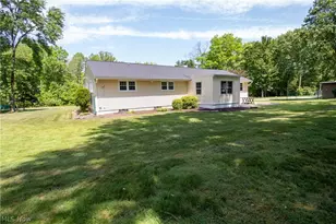 7308 Raccoon Hill Dr, Kirtland, OH 44094 - Photo 3