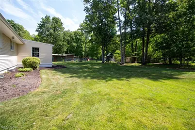 7308 Raccoon Hill Drive, Kirtland, OH 44094 - Photo 33