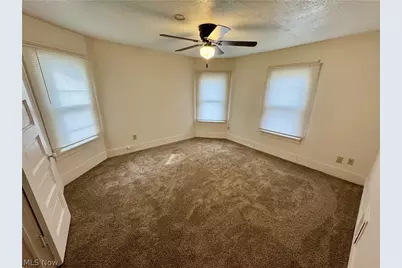 909 Clarendon Avenue SW, Canton, OH 44710 - Photo 25