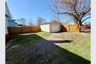 909 Clarendon Avenue SW, Canton, OH 44710 - Photo 5