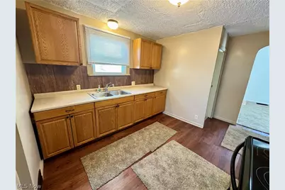 909 Clarendon Avenue SW, Canton, OH 44710 - Photo 17