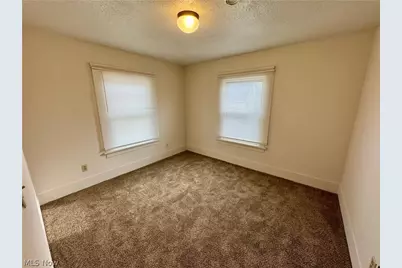 909 Clarendon Avenue SW, Canton, OH 44710 - Photo 29