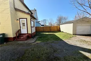 909 Clarendon Ave SW, Canton, OH 44710 - Photo 7