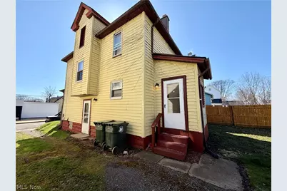 909 Clarendon Avenue SW, Canton, OH 44710 - Photo 9