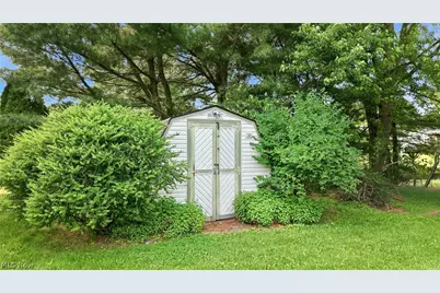 466 Wendemere Drive, Hubbard, OH 44425 - Photo 27