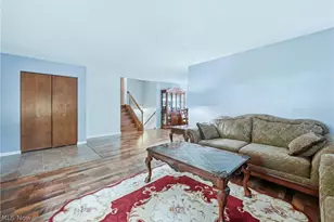 466 Wendemere Dr, Hubbard, OH 44425 - Photo 7