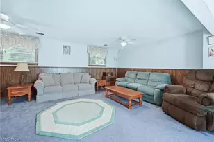 466 Wendemere Dr, Hubbard, OH 44425 - Photo 13