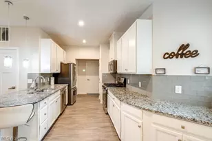 811 Robinson Dr, LaGrange, OH 44050 - Photo 5