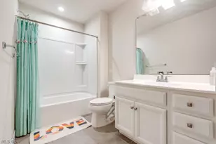 811 Robinson Dr, LaGrange, OH 44050 - Photo 15