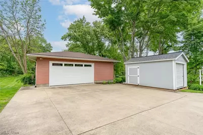 11385 William Penn Avenue NE, Hartville, OH 44632 - Photo 9