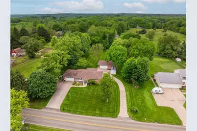 11385 William Penn Avenue NE, Hartville, OH 44632 - Photo 3