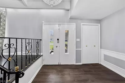 1905 Camberly Drive, Lyndhurst, OH 44124 - Photo 3