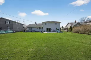 1905 Camberly Dr, Lyndhurst, OH 44124 - Photo 33