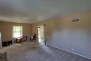 63075 Ridgewood Dr, Cambridge, OH 43725 - Photo 5