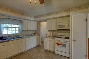 63075 Ridgewood Dr, Cambridge, OH 43725 - Photo 9