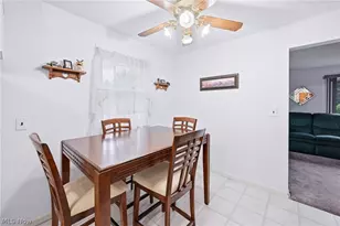 3195 Sunnybrooke Dr, Youngstown, OH 44511 - Photo 9