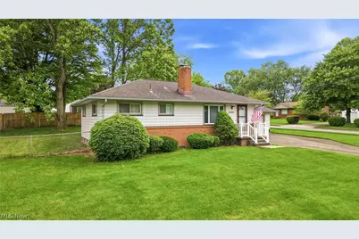3195 Sunnybrooke Drive, Youngstown, OH 44511 - Photo 3