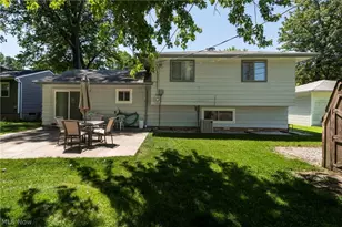 23630 Carriage Ln, North Olmsted, OH 44070 - Photo 7