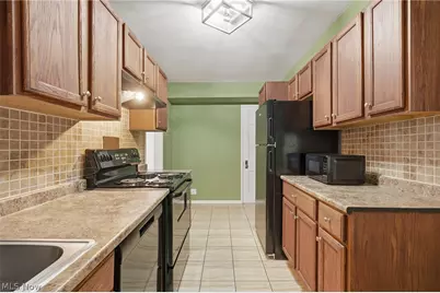 13500 Shaker Boulevard #203, Loveland, OH 44120 - Photo 3