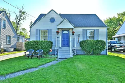 394 Meadowbrook Avenue SE, Warren, OH 44483 - Photo 1
